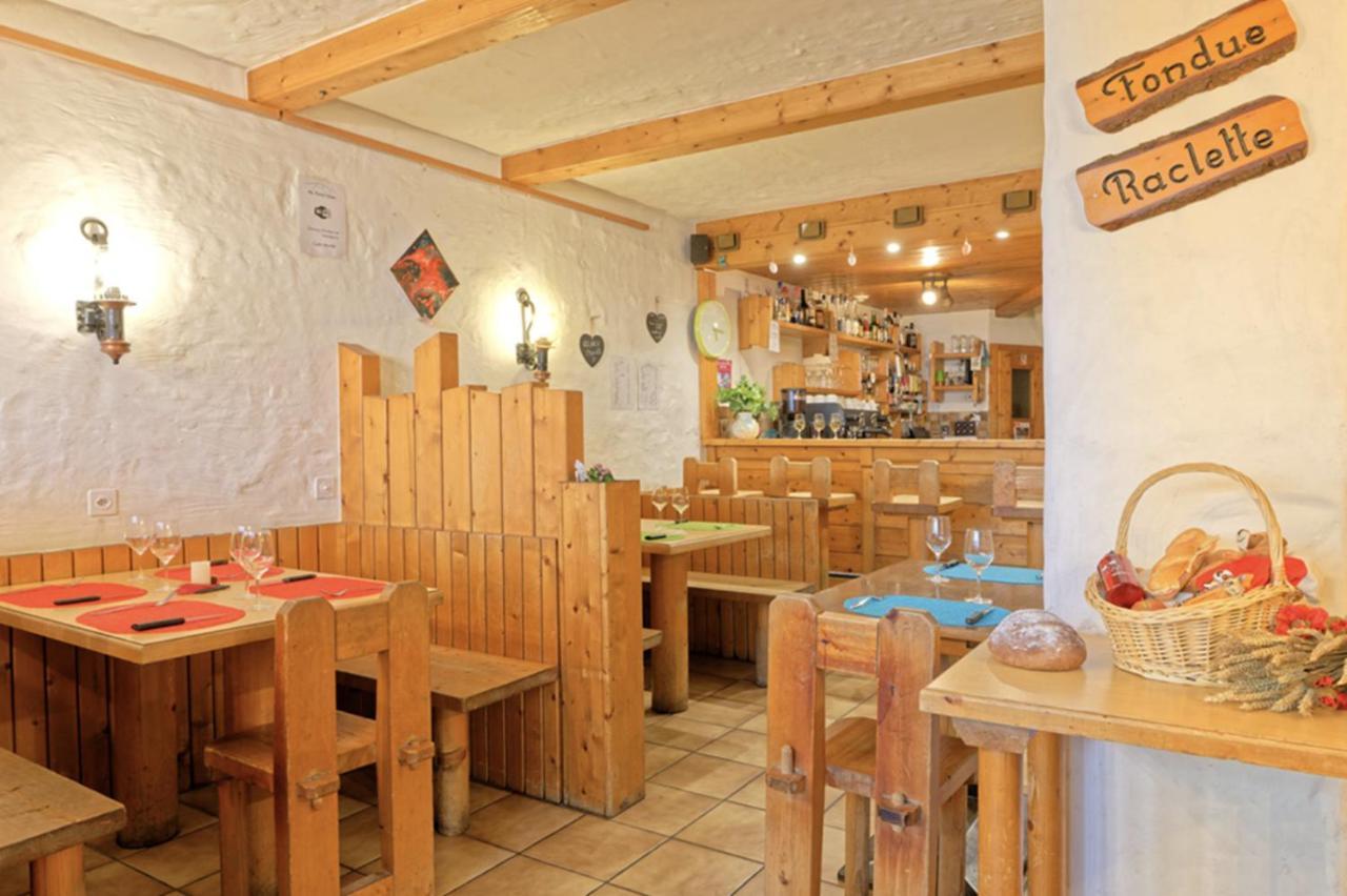 Petit Velan - Coworking & Coliving Hostel Bourg-Saint-Pierre Exterior photo