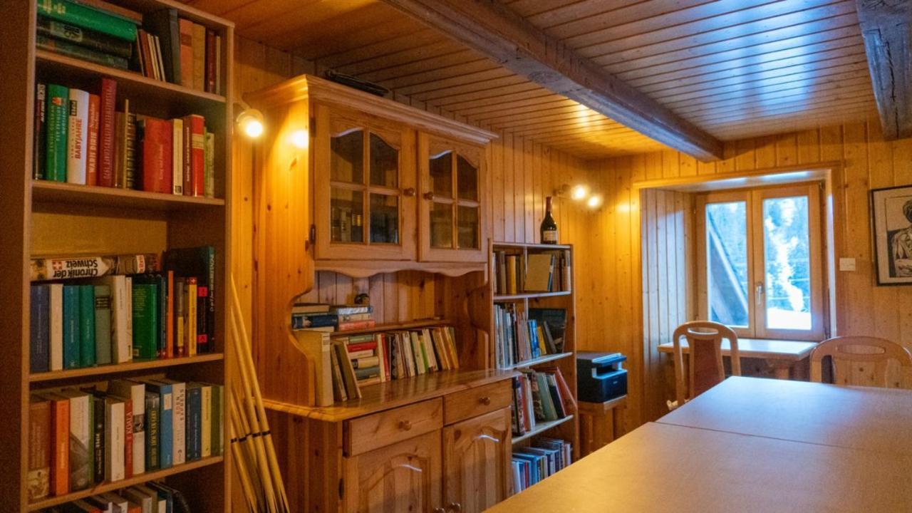 Petit Velan - Coworking & Coliving Hostel Bourg-Saint-Pierre Exterior photo